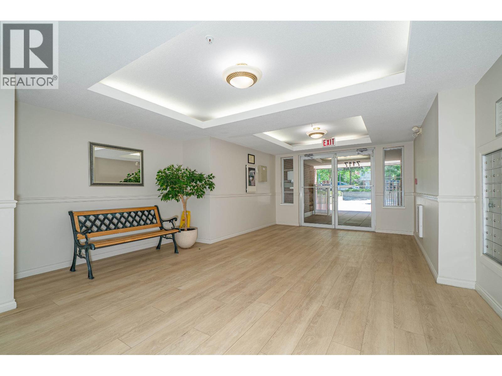 211 7117 ANTRIM AVENUE, Burnaby - Image 1