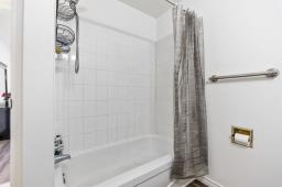 41 Birchbark Bay, Winnipeg, MB R2V4P2 Photo 16
