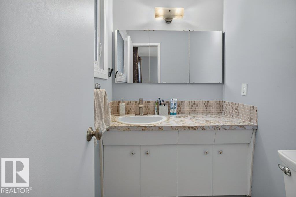 9120 92 Avenue, photo 28