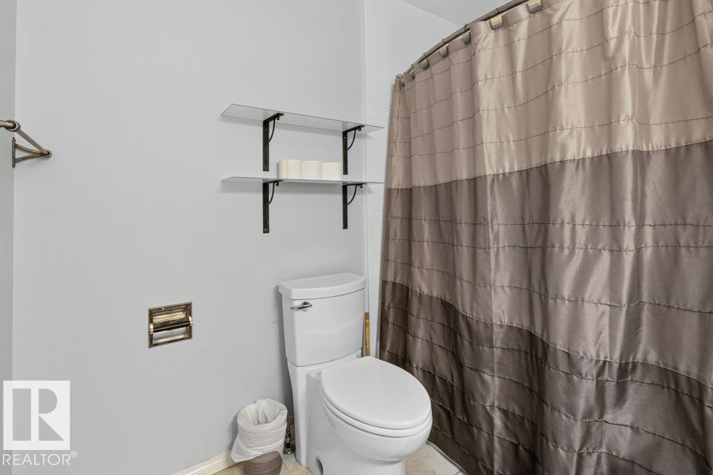 9120 92 Avenue, photo 35