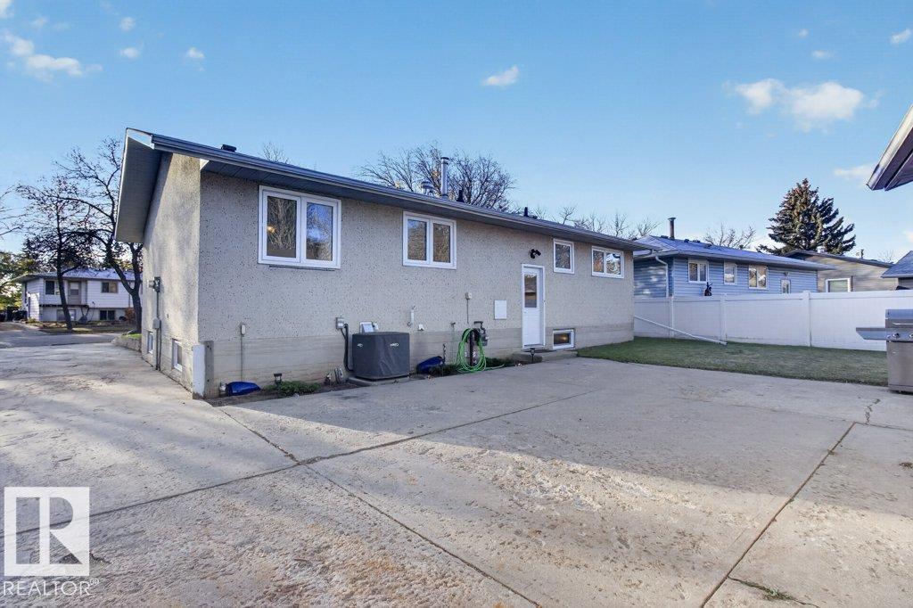 9120 92 Avenue, photo 60
