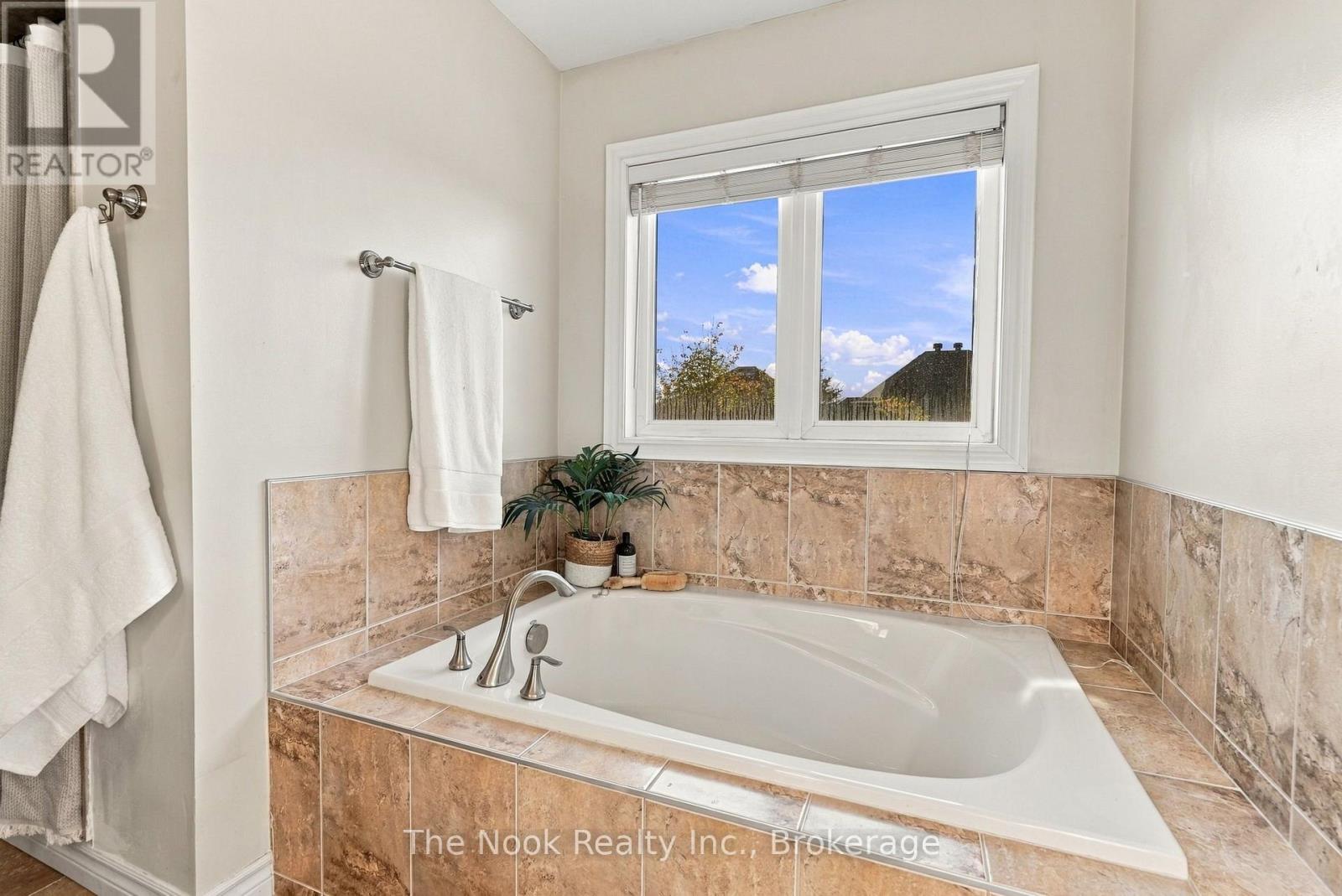 39 Serene Court, Whitby, ON photo 21