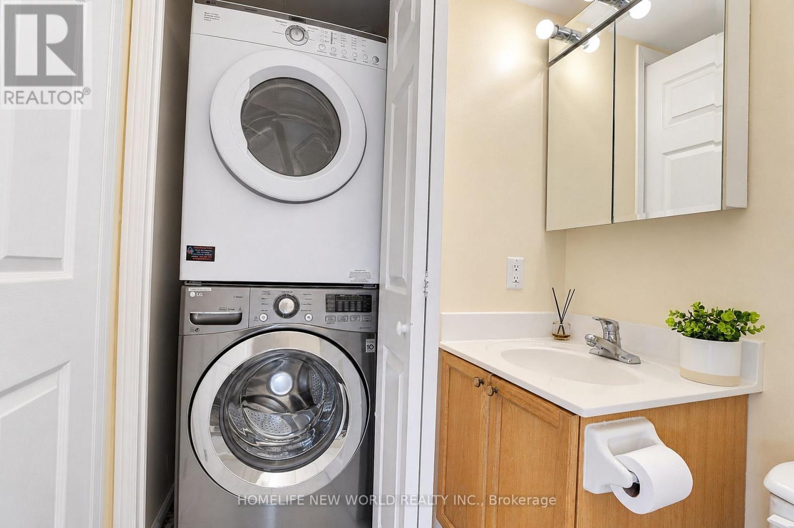 111- 233 Beecroft Road, Toronto, ON photo 45