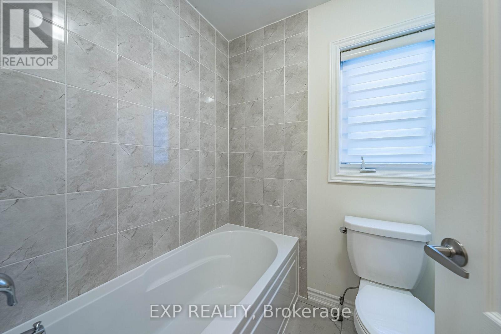 1186 Rexton Drive, Oshawa, ON photo 17