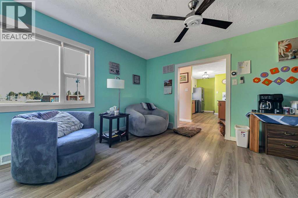 Listing photo – 5312 50 Street, Eckville