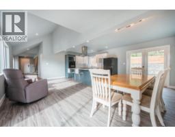 1646 Grandview Road, Gibsons, BC V0N1V5 Photo 6