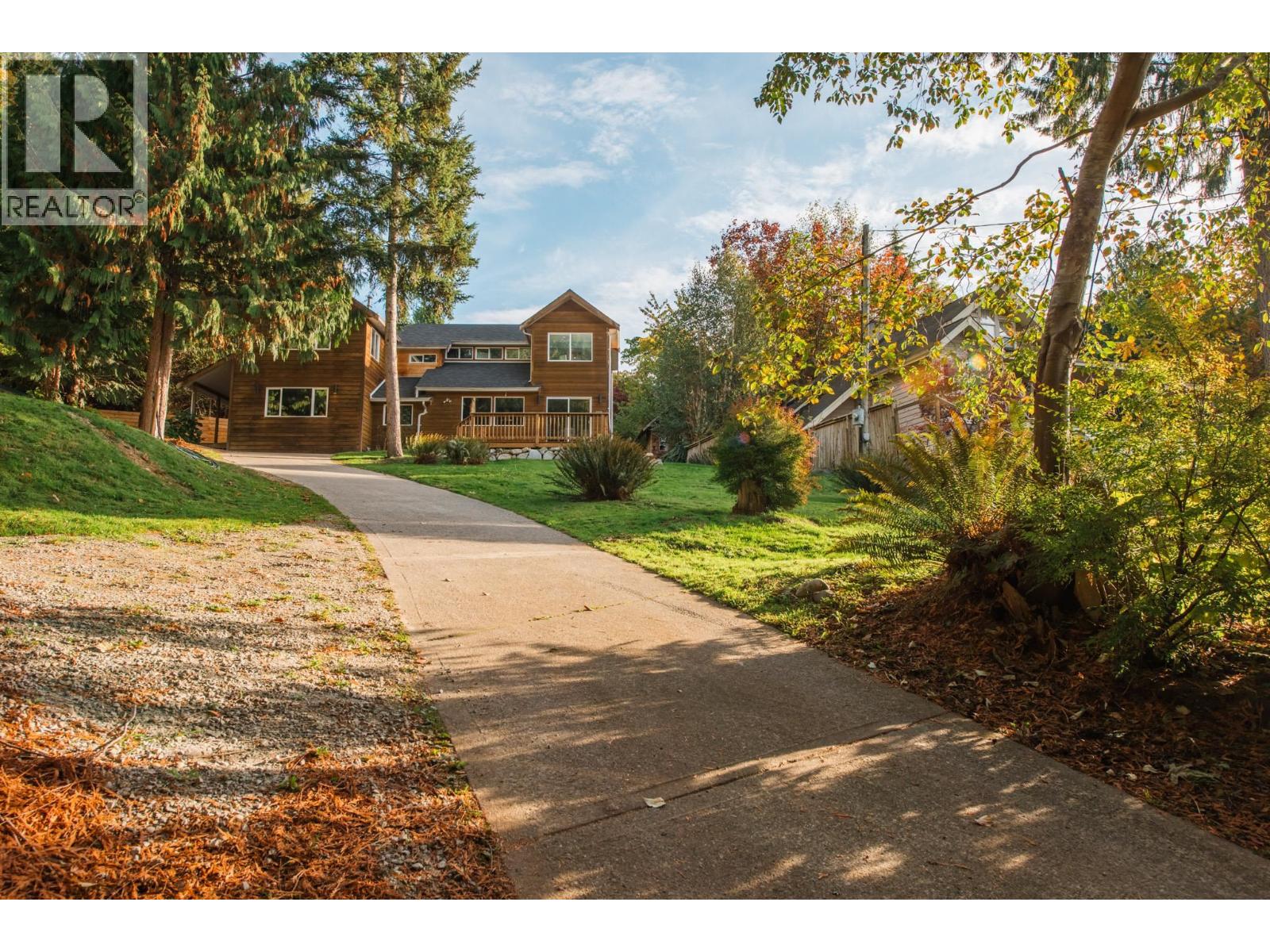 Photo of 1646 GRANDVIEW ROAD 35