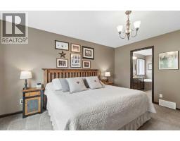 32 Cranarch Bay Se, Calgary, AB T3M0W6 Photo 21