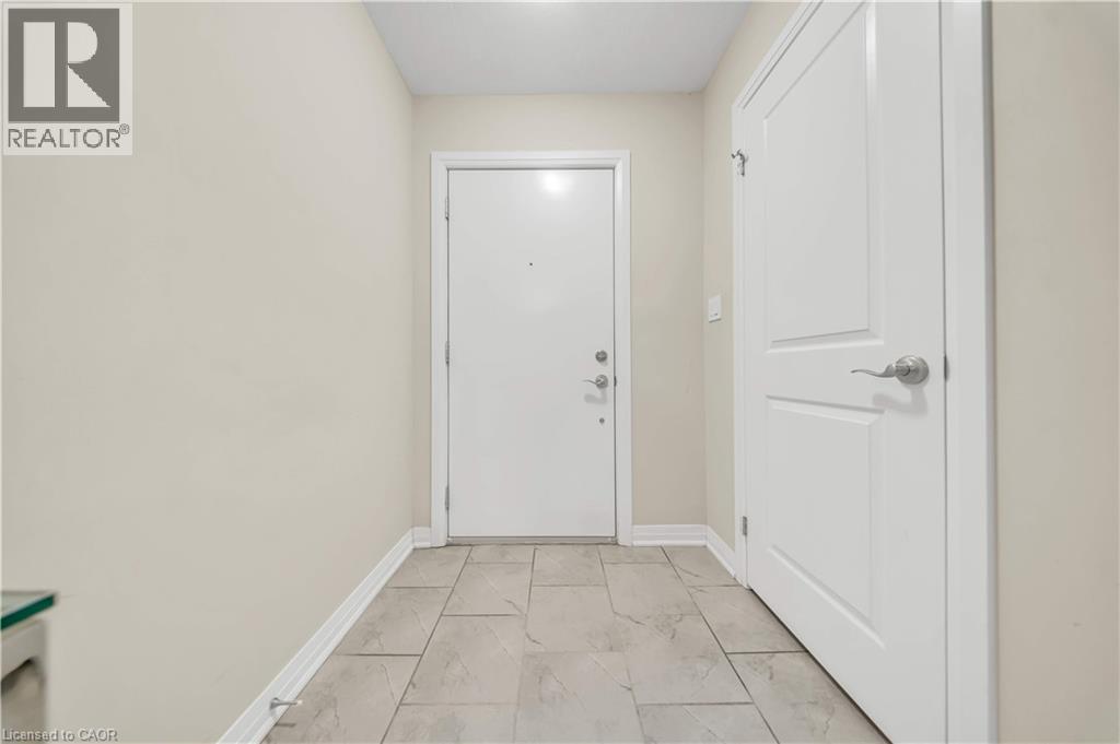 23 VALENCIA Avenue, Kitchener — photo 5