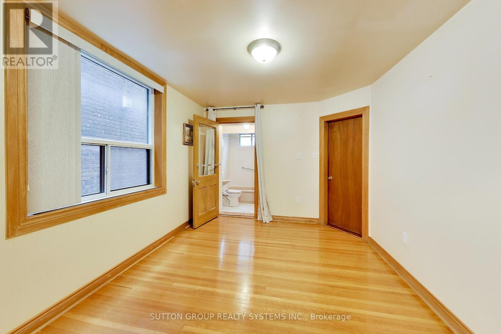 8 Alhambra Avenue, Toronto, ON photo 15