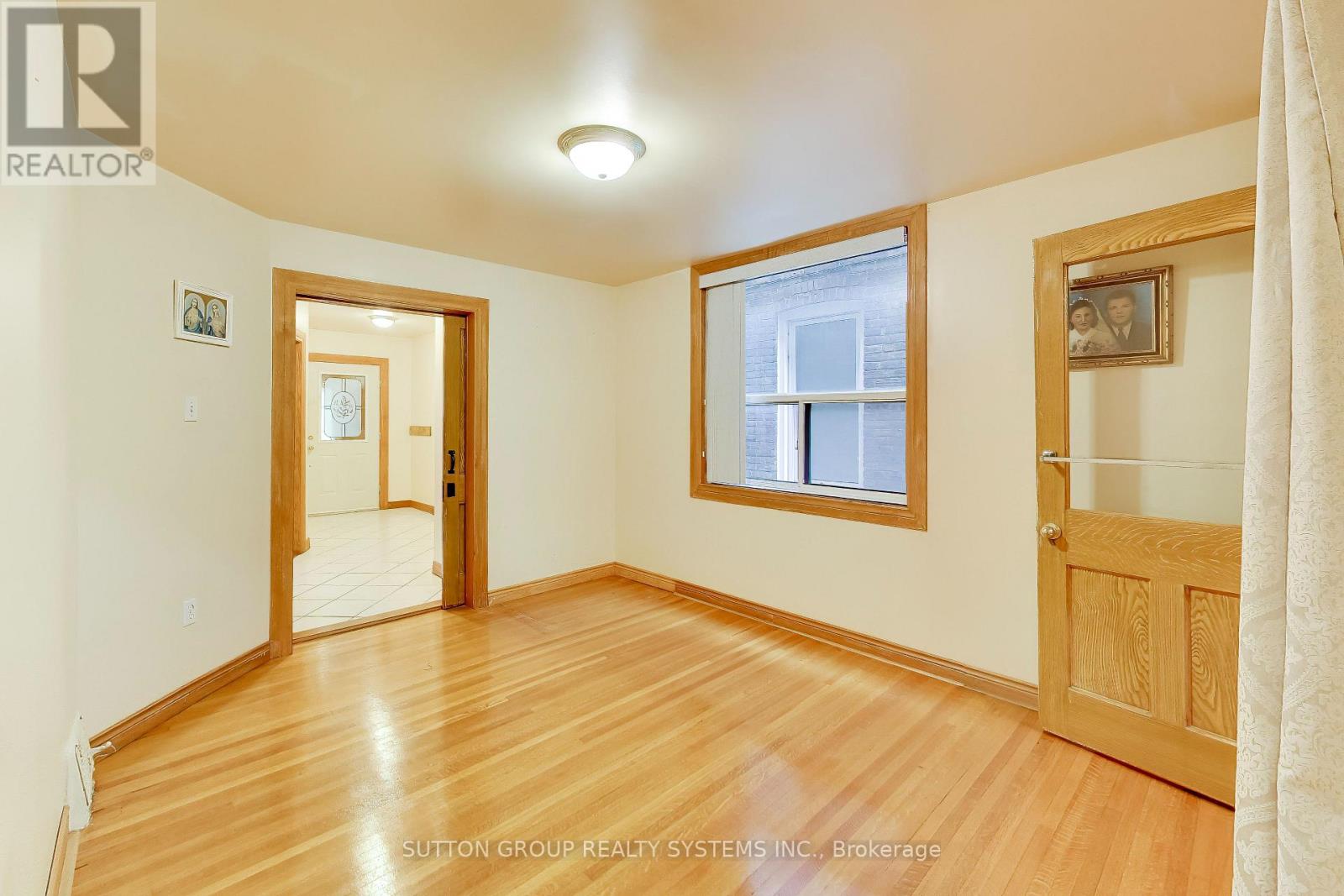 8 Alhambra Avenue, Toronto, ON photo 16