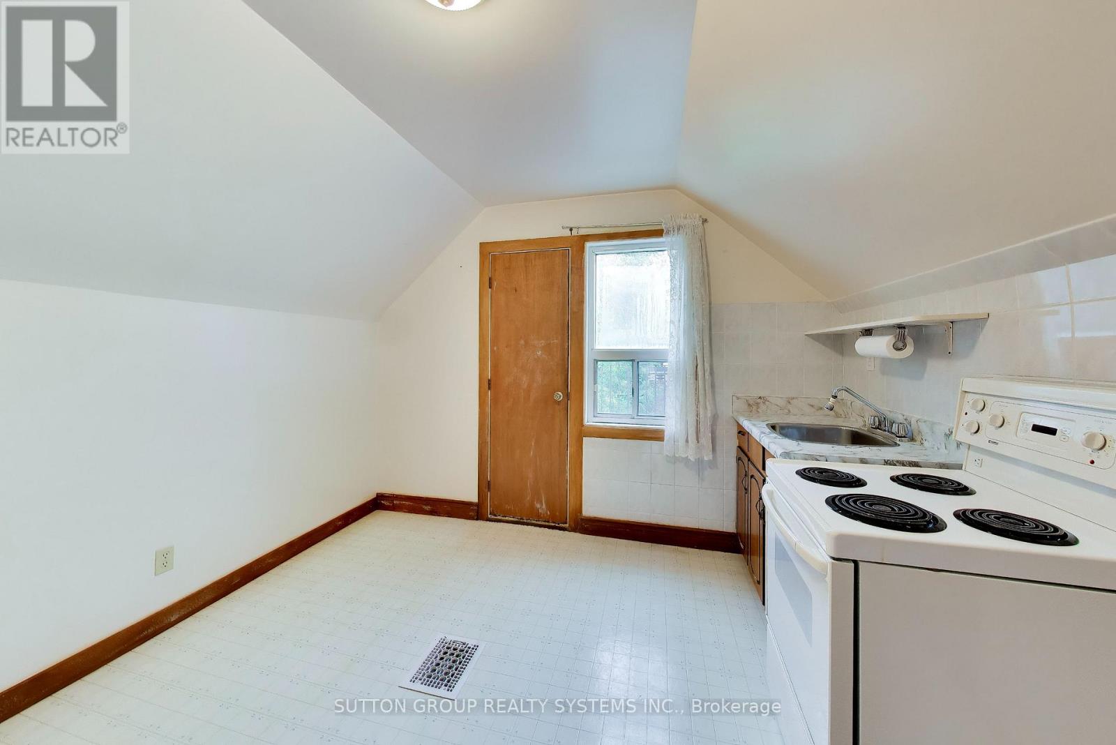 8 Alhambra Avenue, Toronto, ON photo 28