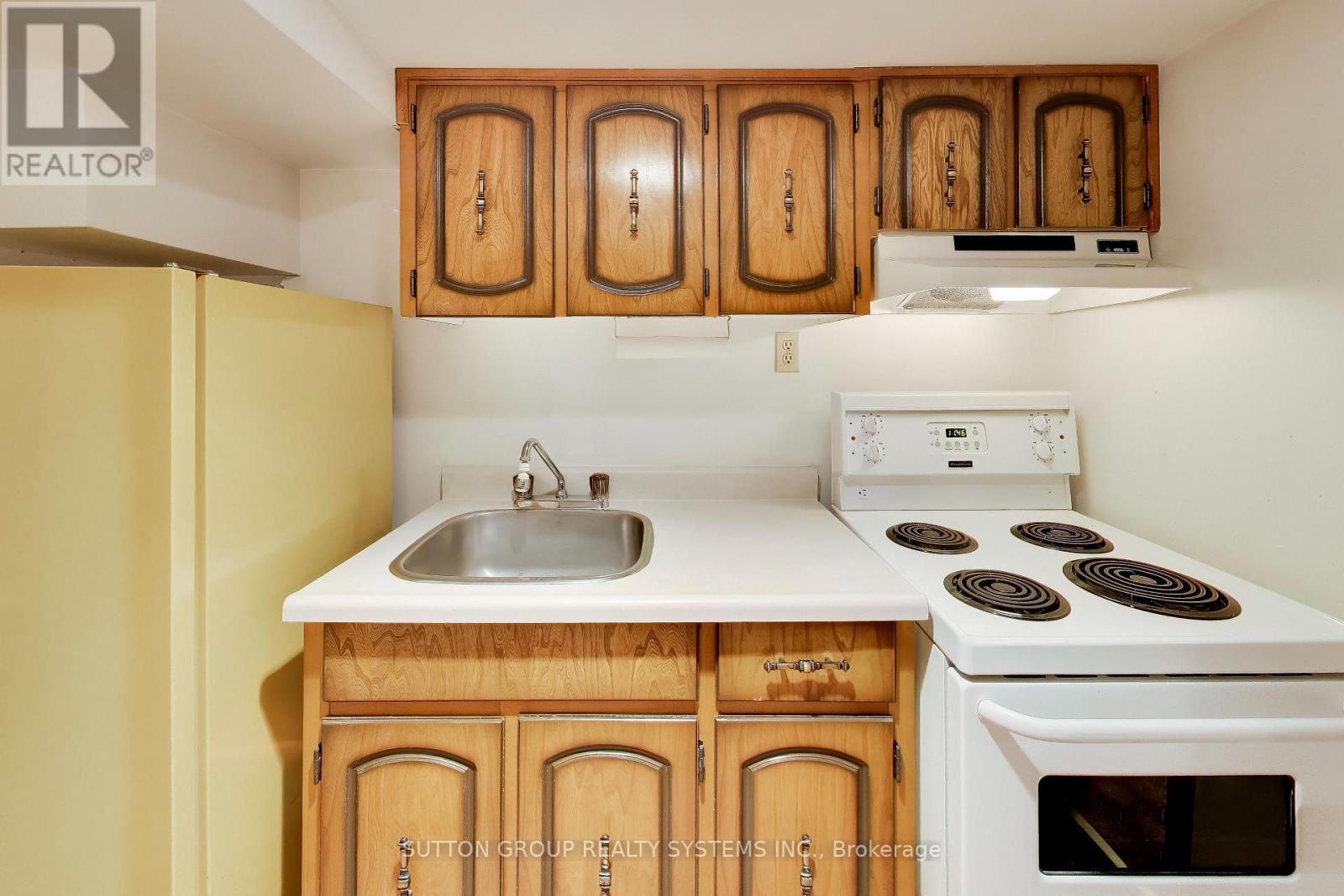 8 Alhambra Avenue, Toronto, ON photo 36