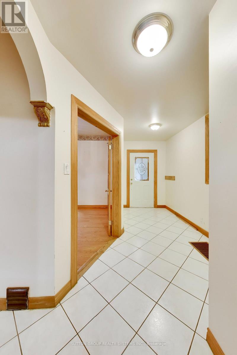 8 Alhambra Avenue, Toronto, ON photo 8