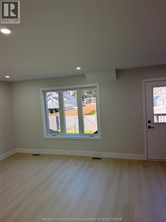 636 EUGENIE STREET East, Windsor — photo 11