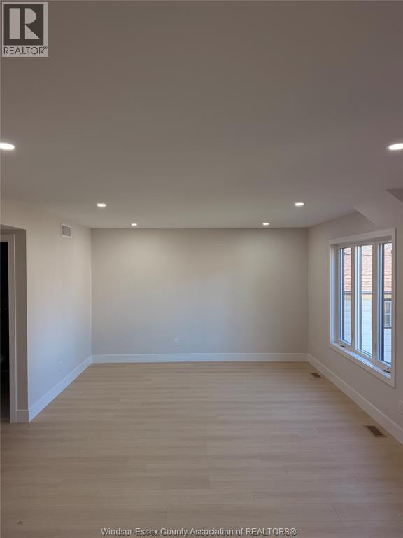636 EUGENIE STREET East, Windsor — photo 12