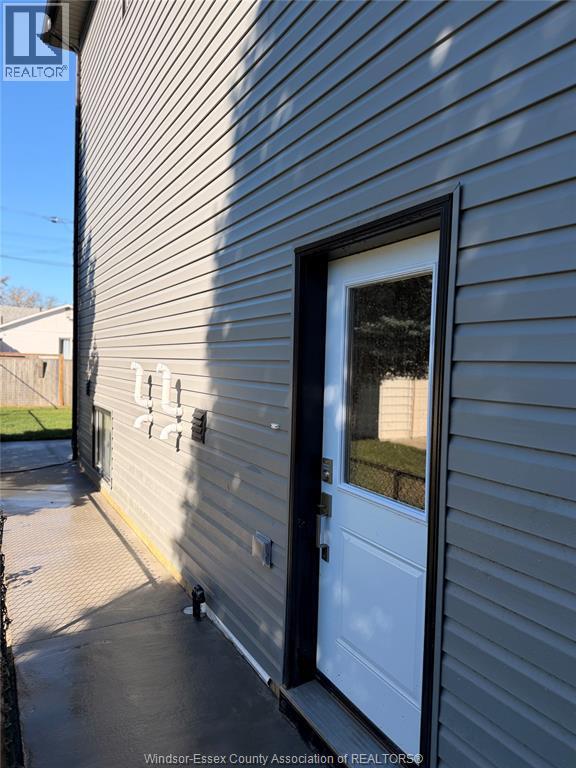 636 EUGENIE STREET East, Windsor — photo 4