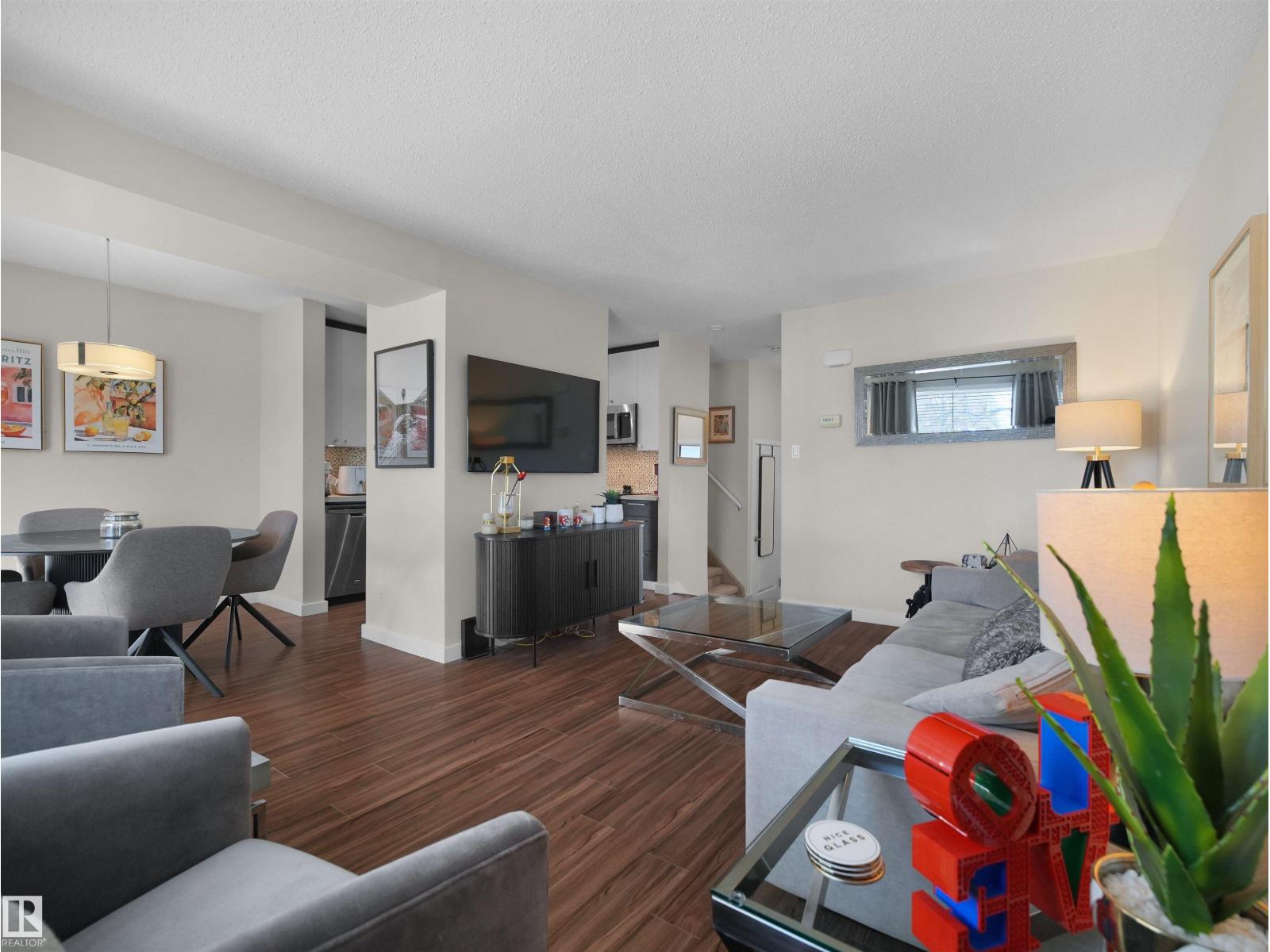 140 CALLINGWOOD PL NW, Edmonton — photo 2