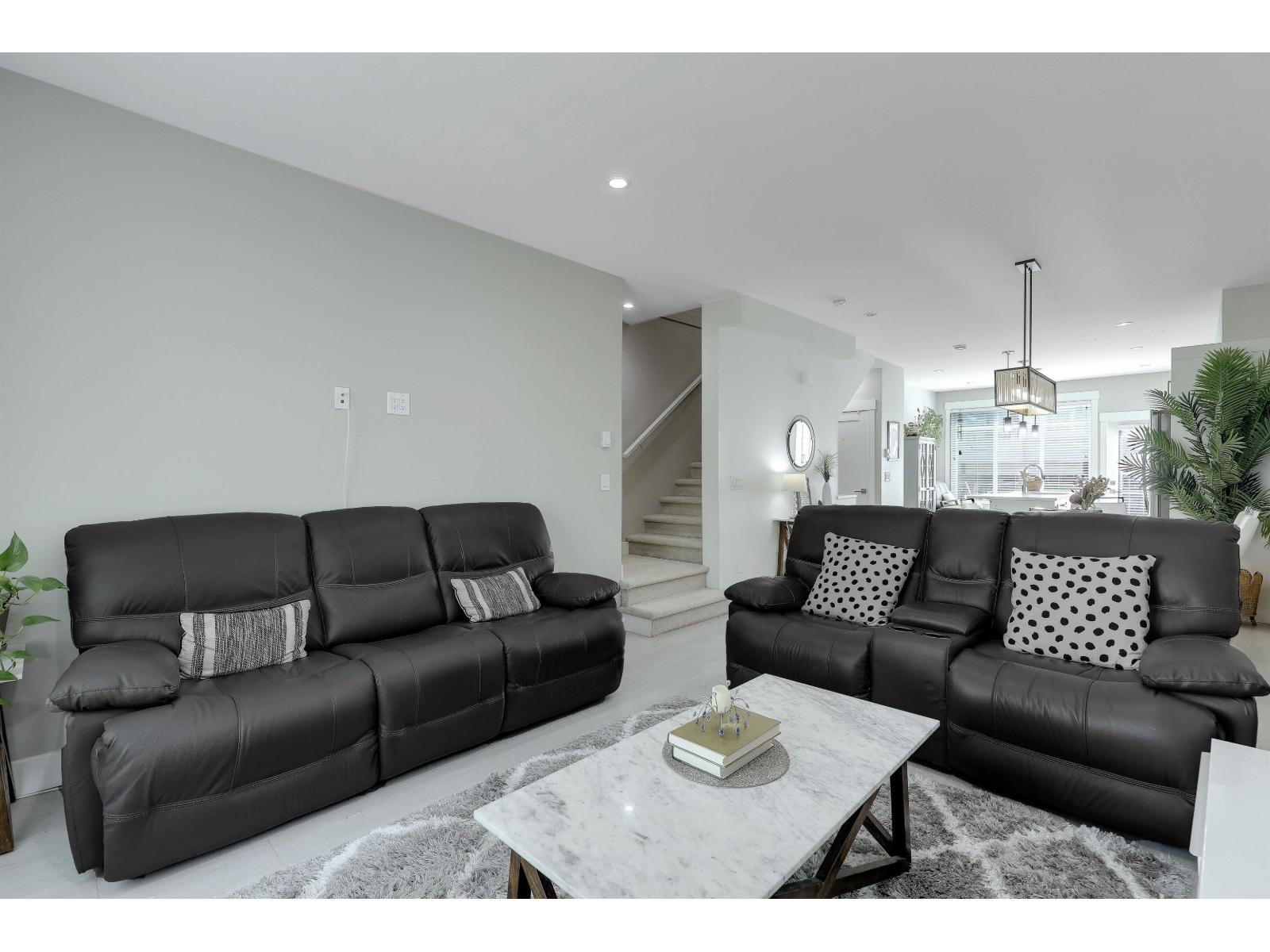 Photo of 24 14499 64 AVENUE 17