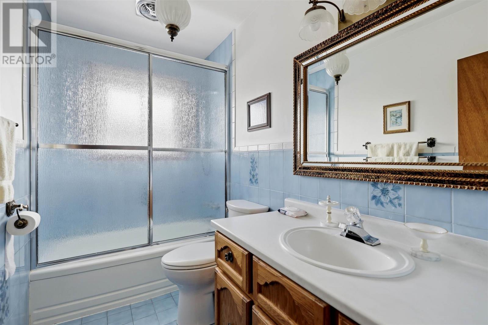 Photo 15 of 37
