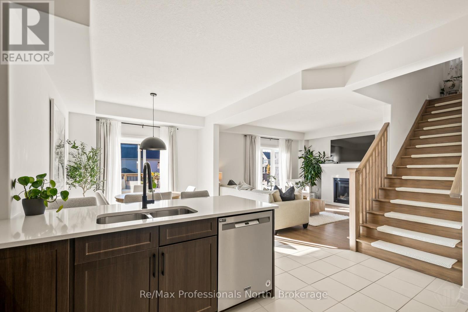 35 WOODSTREAM DRIVE - 10