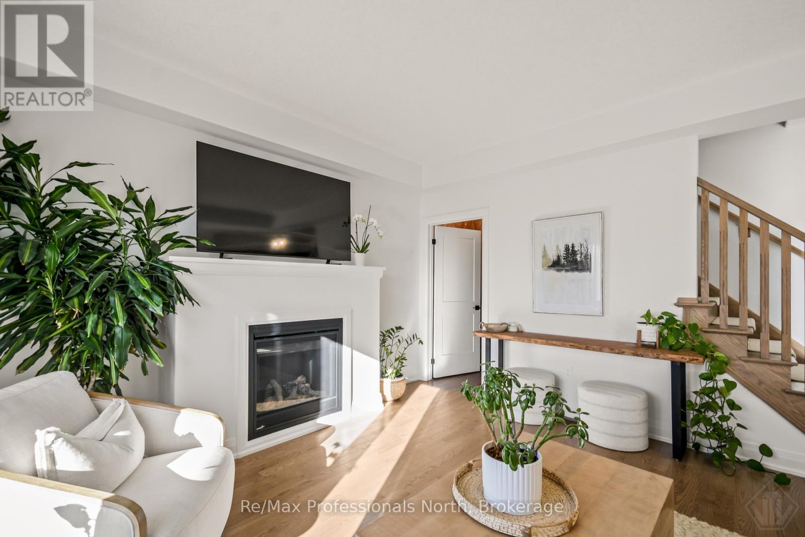 35 WOODSTREAM DRIVE - 13