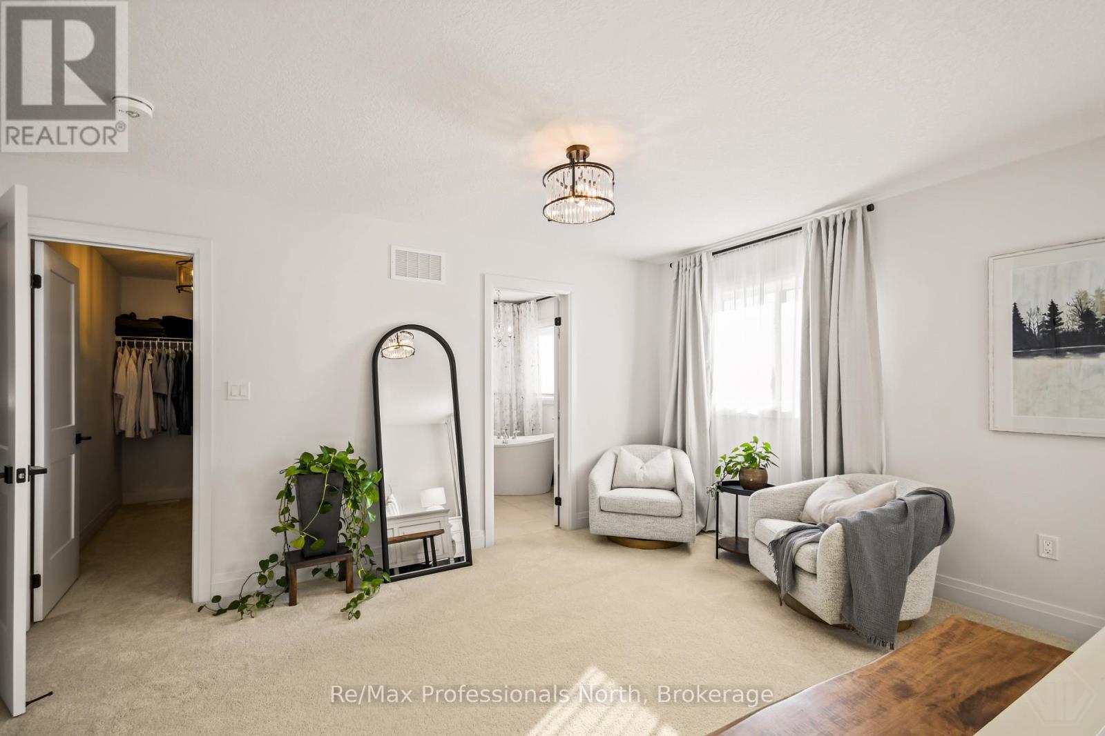 35 WOODSTREAM DRIVE - 18