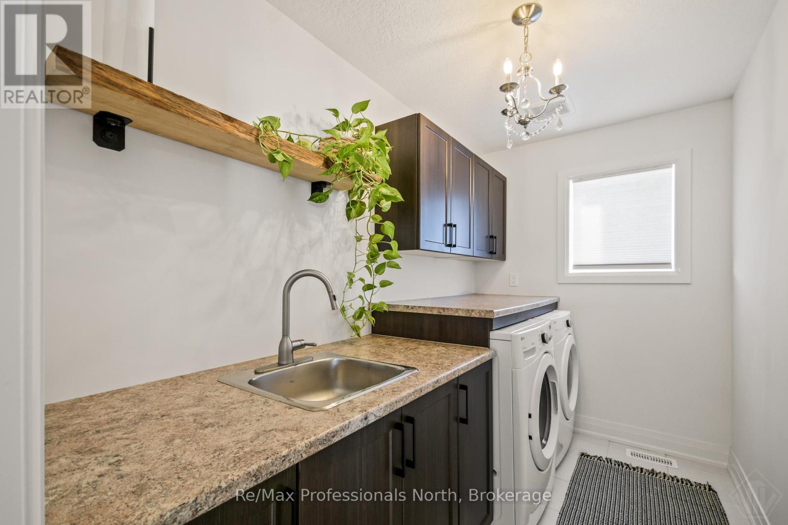 35 WOODSTREAM DRIVE - 21