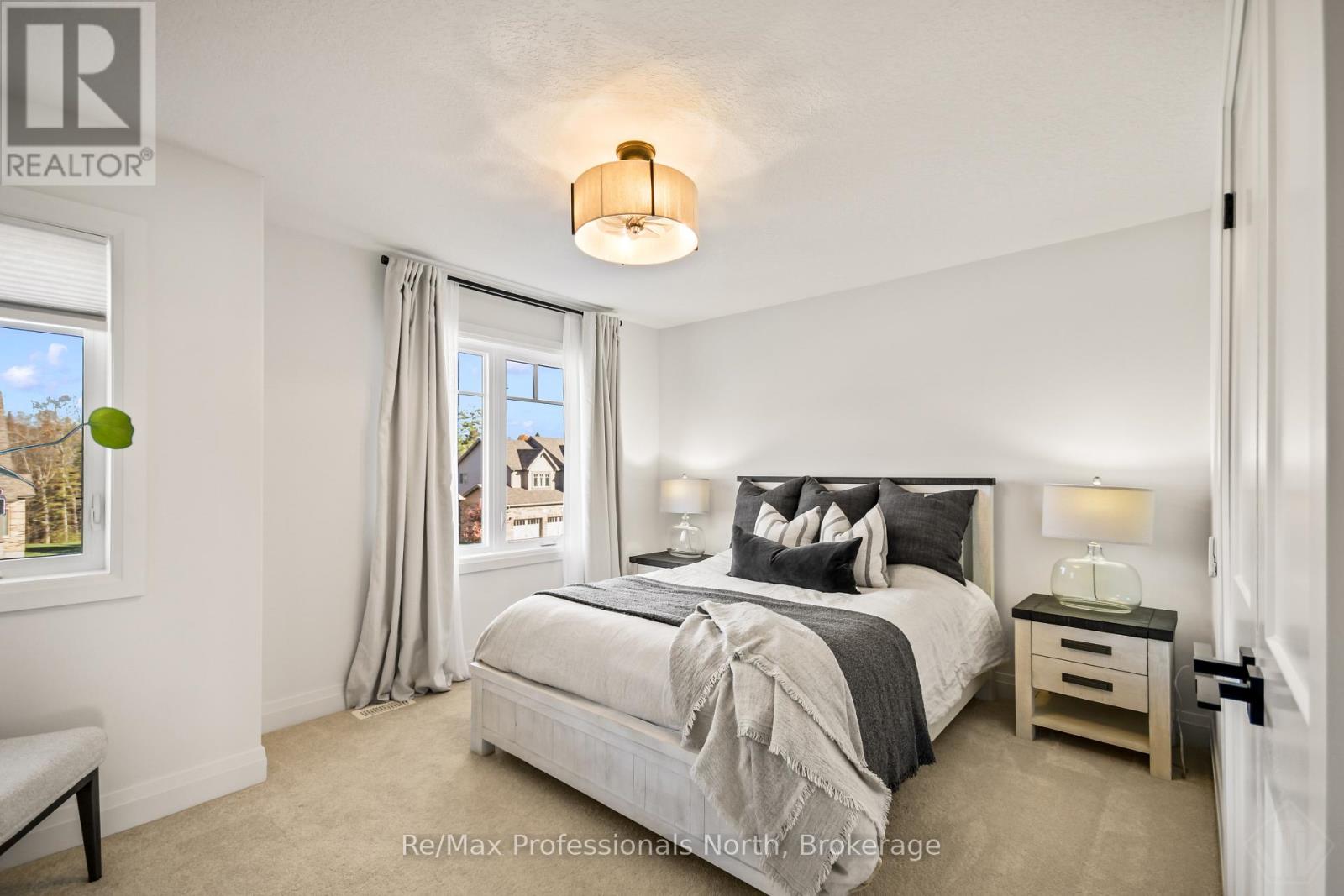 35 WOODSTREAM DRIVE - 24
