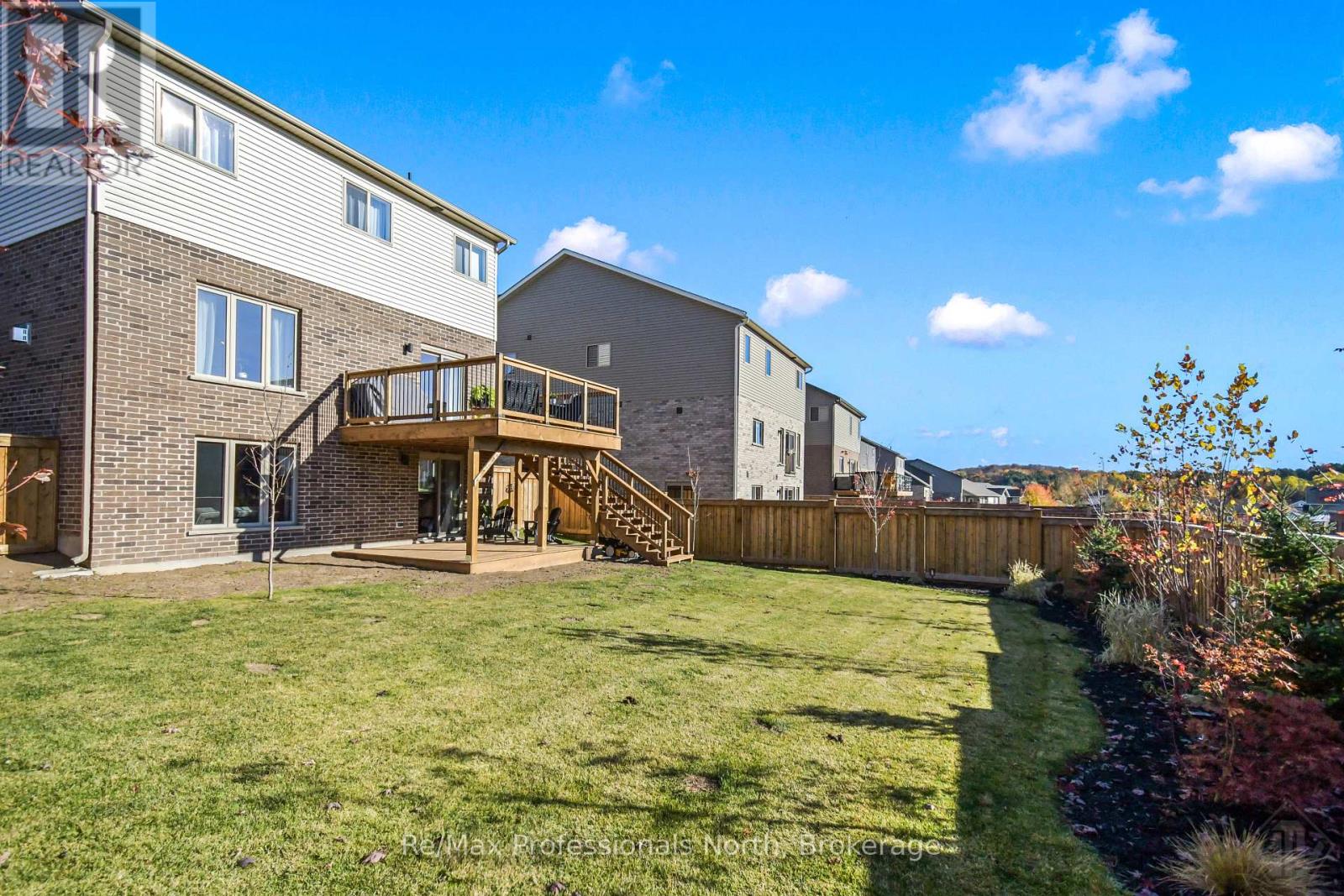 35 WOODSTREAM DRIVE - 38