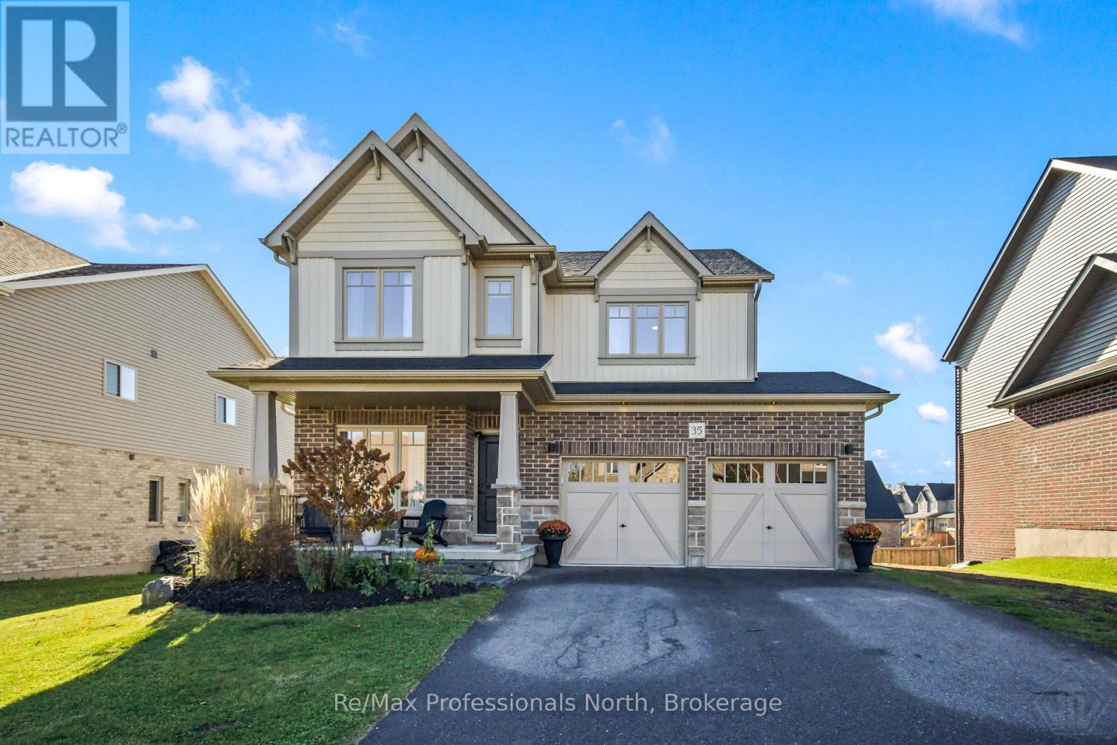 35 WOODSTREAM DRIVE - 42