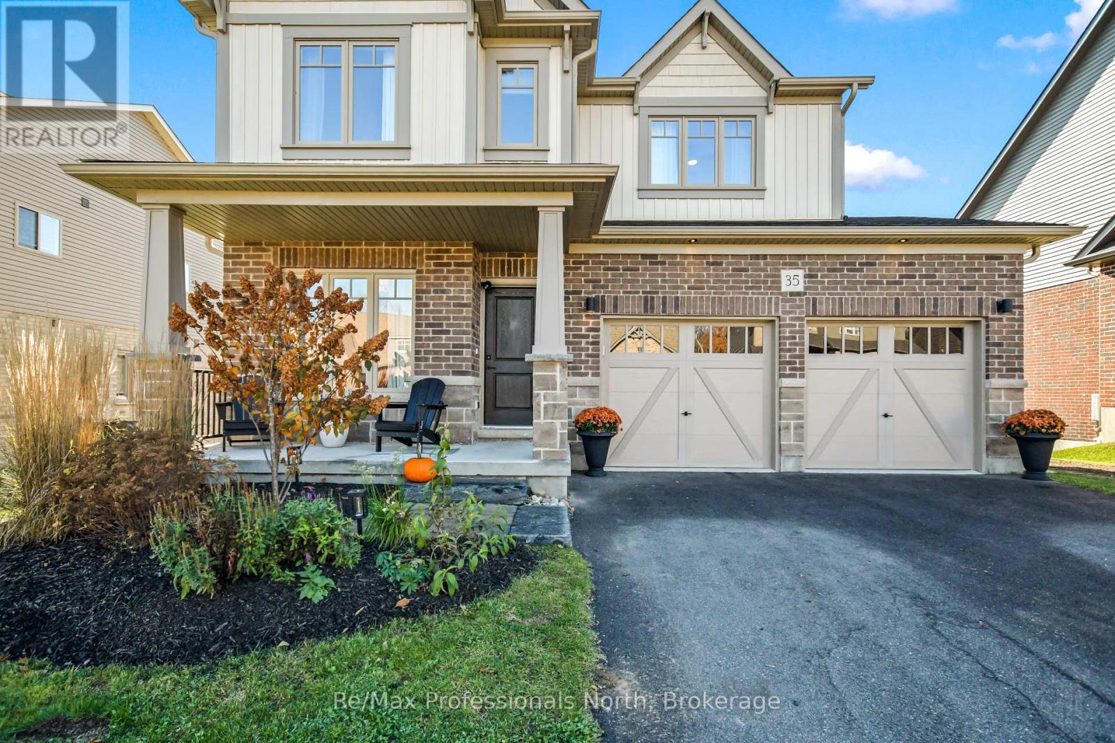 35 WOODSTREAM DRIVE - 43