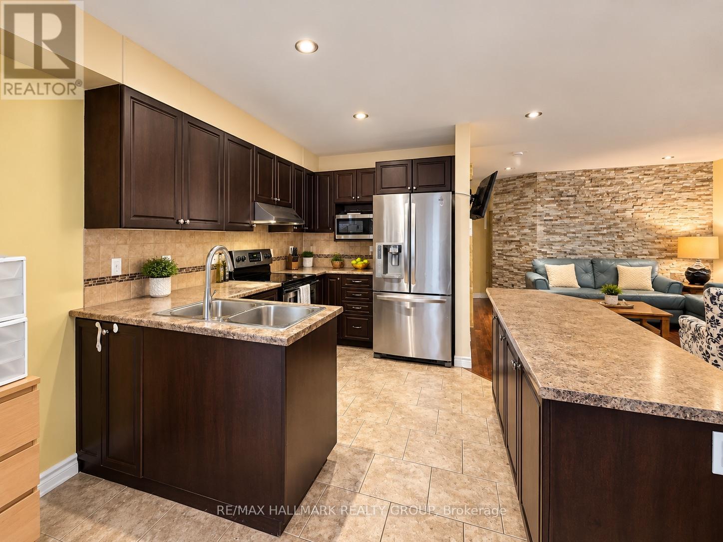 Condos for Rent in Ottawa – 702 WHALEY RIDGE, Ottawa – By Peter Sagos - Image 9