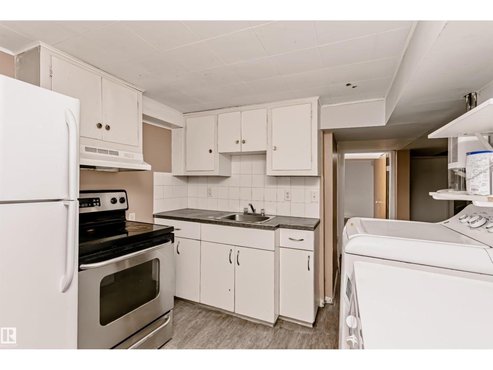 10922 84 AV NW, Edmonton — photo 19