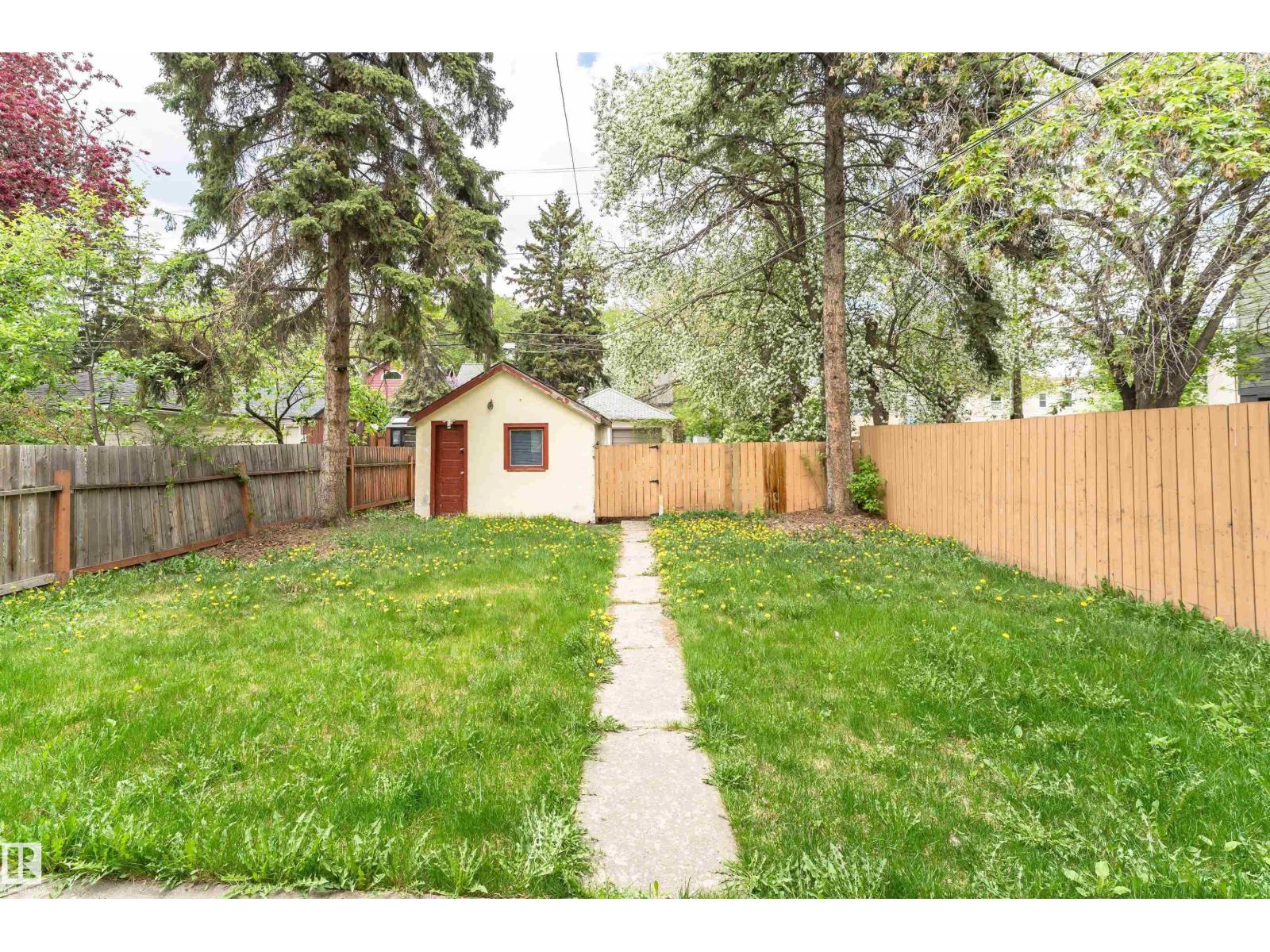 10922 84 AV NW, Edmonton — photo 32