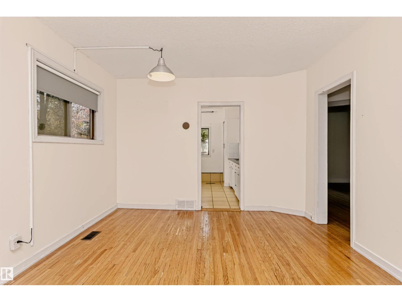 10922 84 AV NW, Edmonton — photo 7