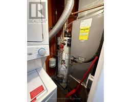 Apt 2 - 2024 Queen Street E, Toronto, ON M4L1H9 Photo 18