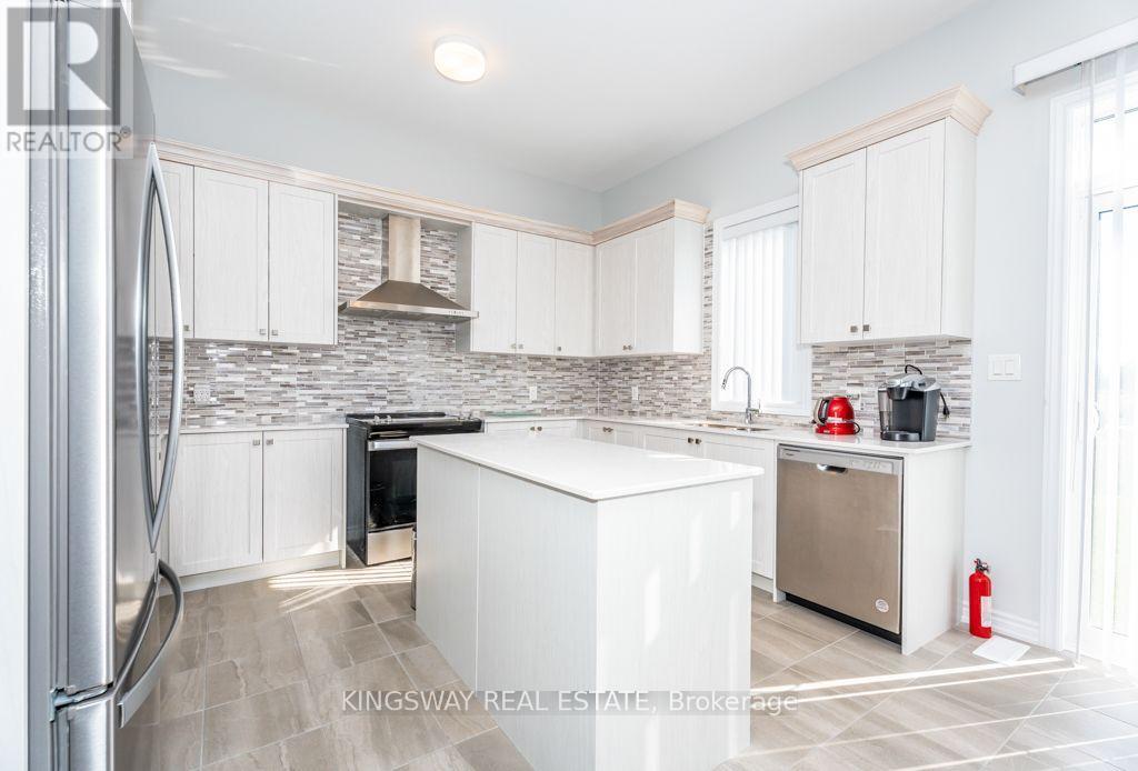 33 Edgar Avenue, Essa, ON photo 12