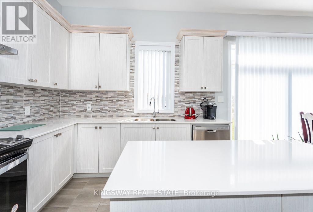 33 Edgar Avenue, Essa, ON photo 13