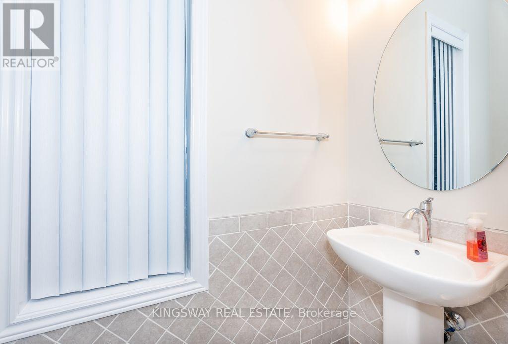 33 Edgar Avenue, Essa, ON photo 14
