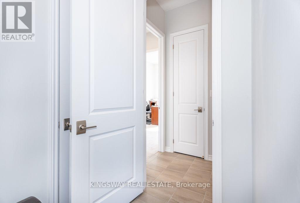 33 Edgar Avenue, Essa, ON photo 15