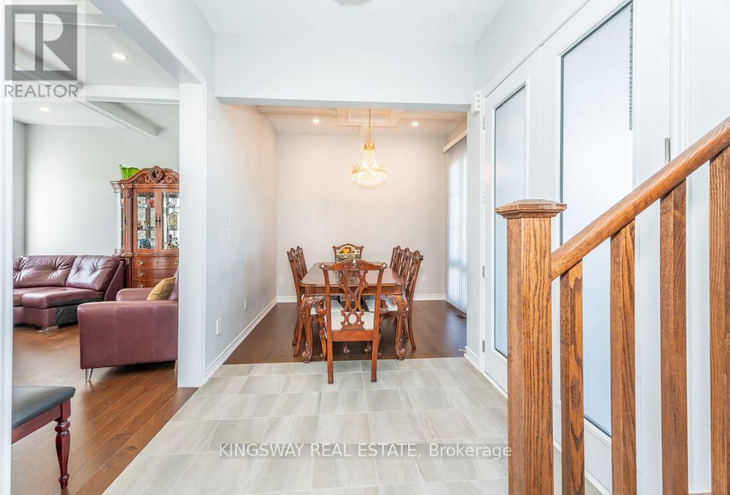 33 Edgar Avenue, Essa, ON photo 3