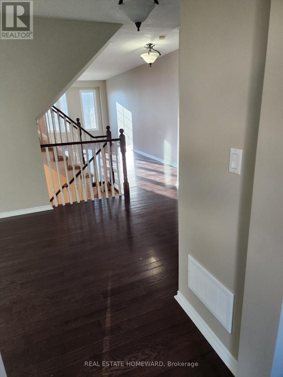 63 Millcliff Circle, Aurora, ON photo 9
