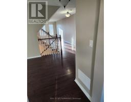 Bedroom 2 - 63 Millcliff Circle, Aurora, ON L4G7N9 Photo 9