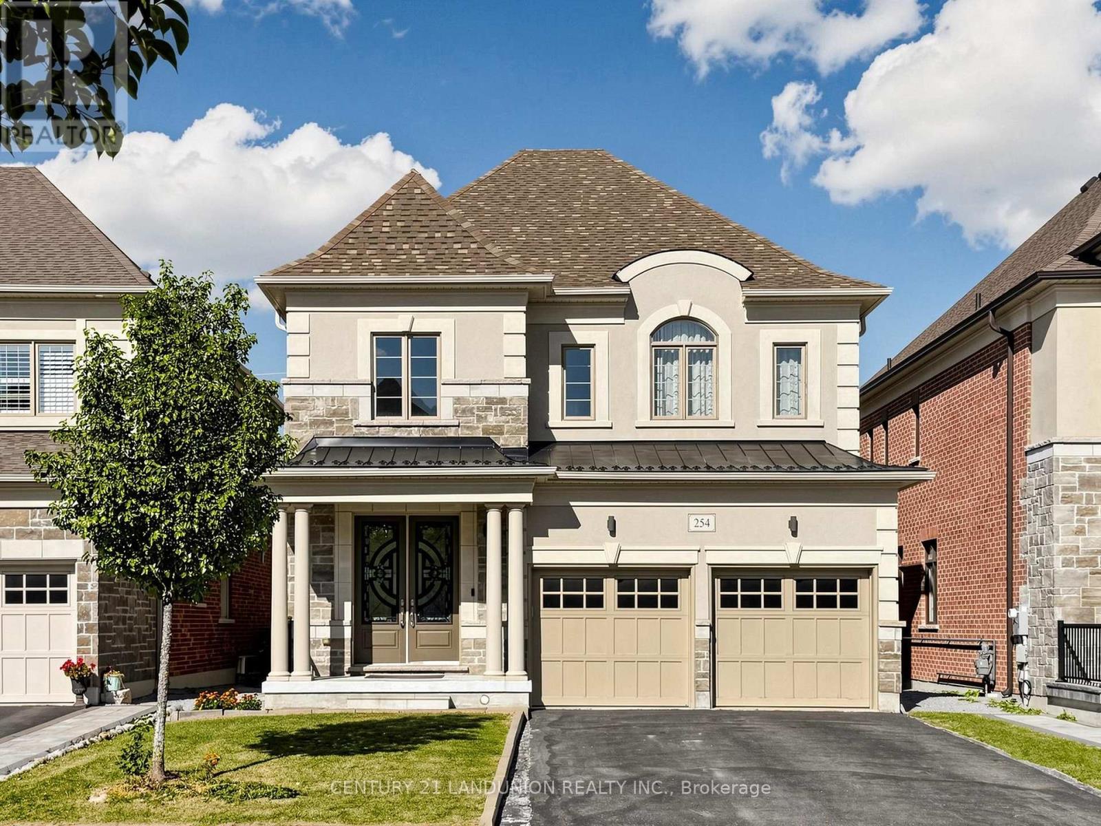 254 Touch Gold Crescent, Aurora, ON photo 1
