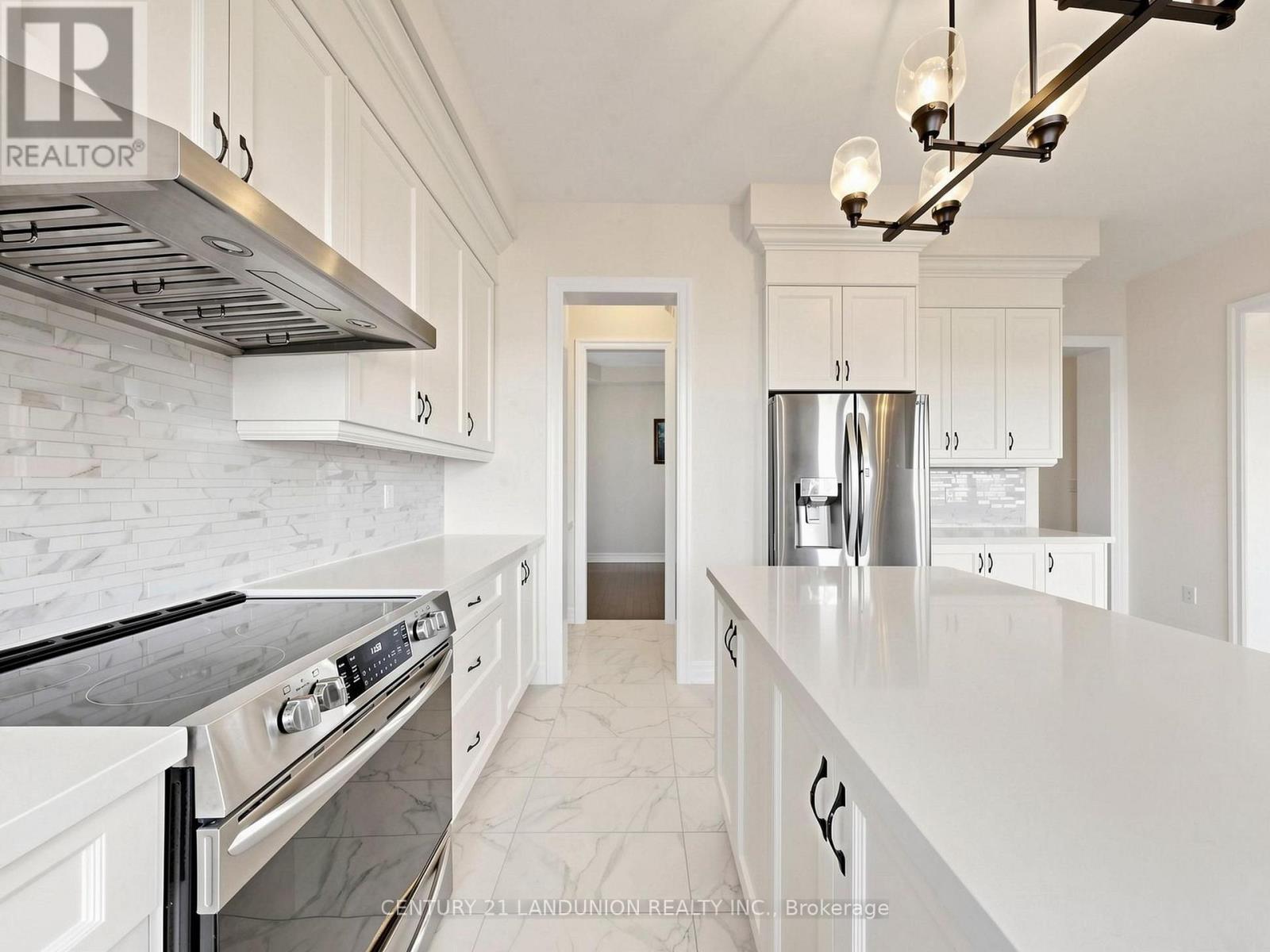 254 Touch Gold Crescent, Aurora, ON photo 15