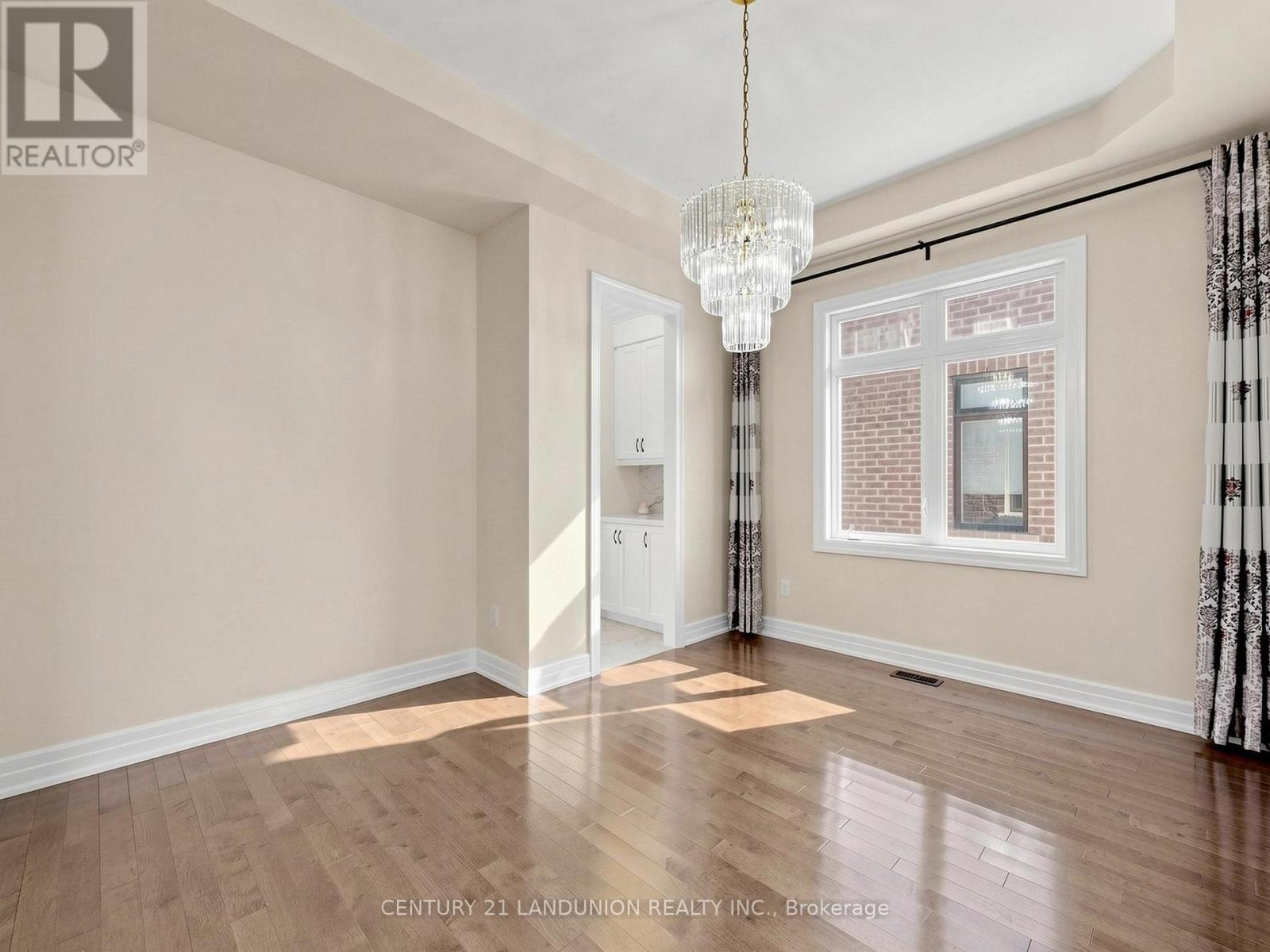 254 Touch Gold Crescent, Aurora, ON photo 18