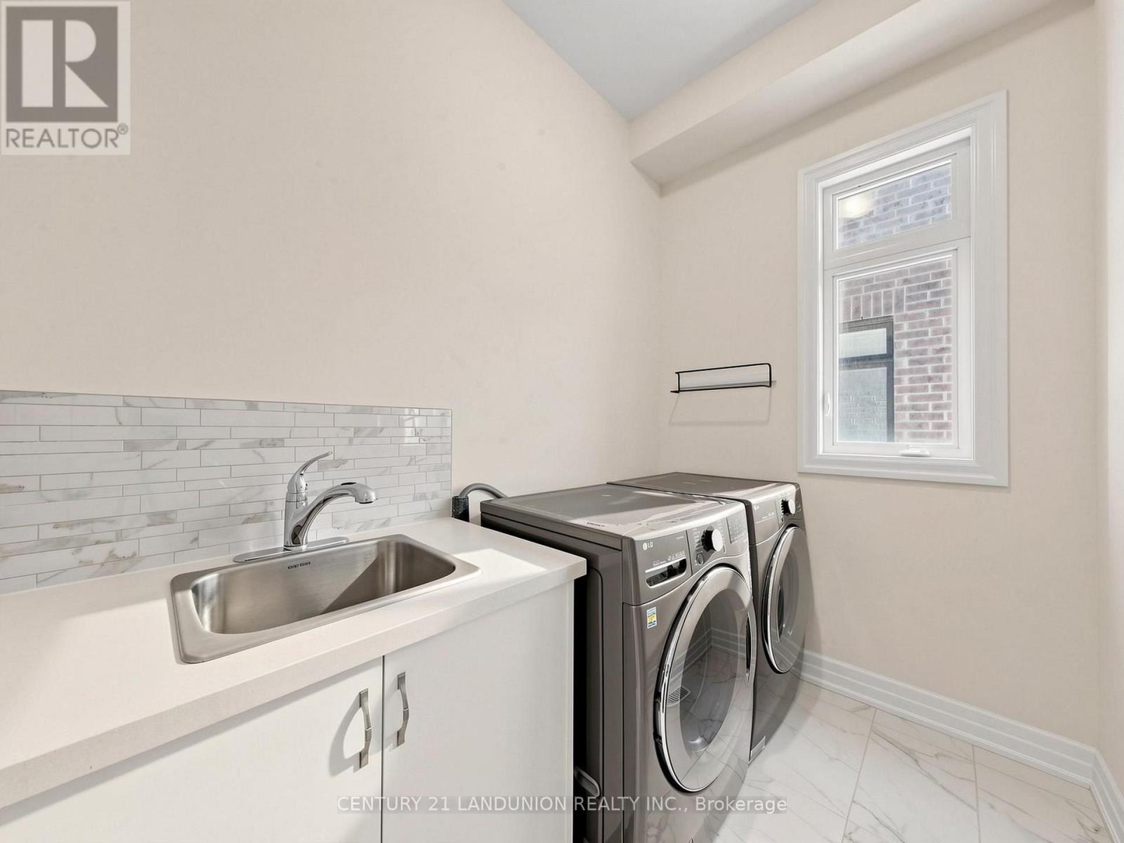 254 Touch Gold Crescent, Aurora, ON photo 23