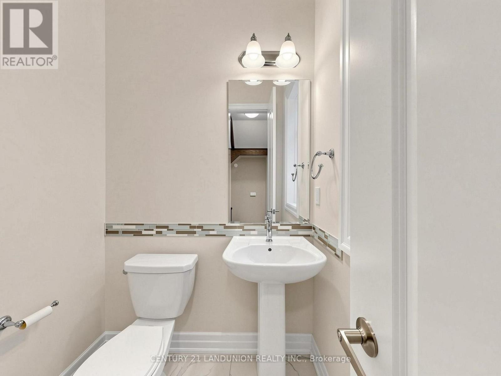 254 Touch Gold Crescent, Aurora, ON photo 24