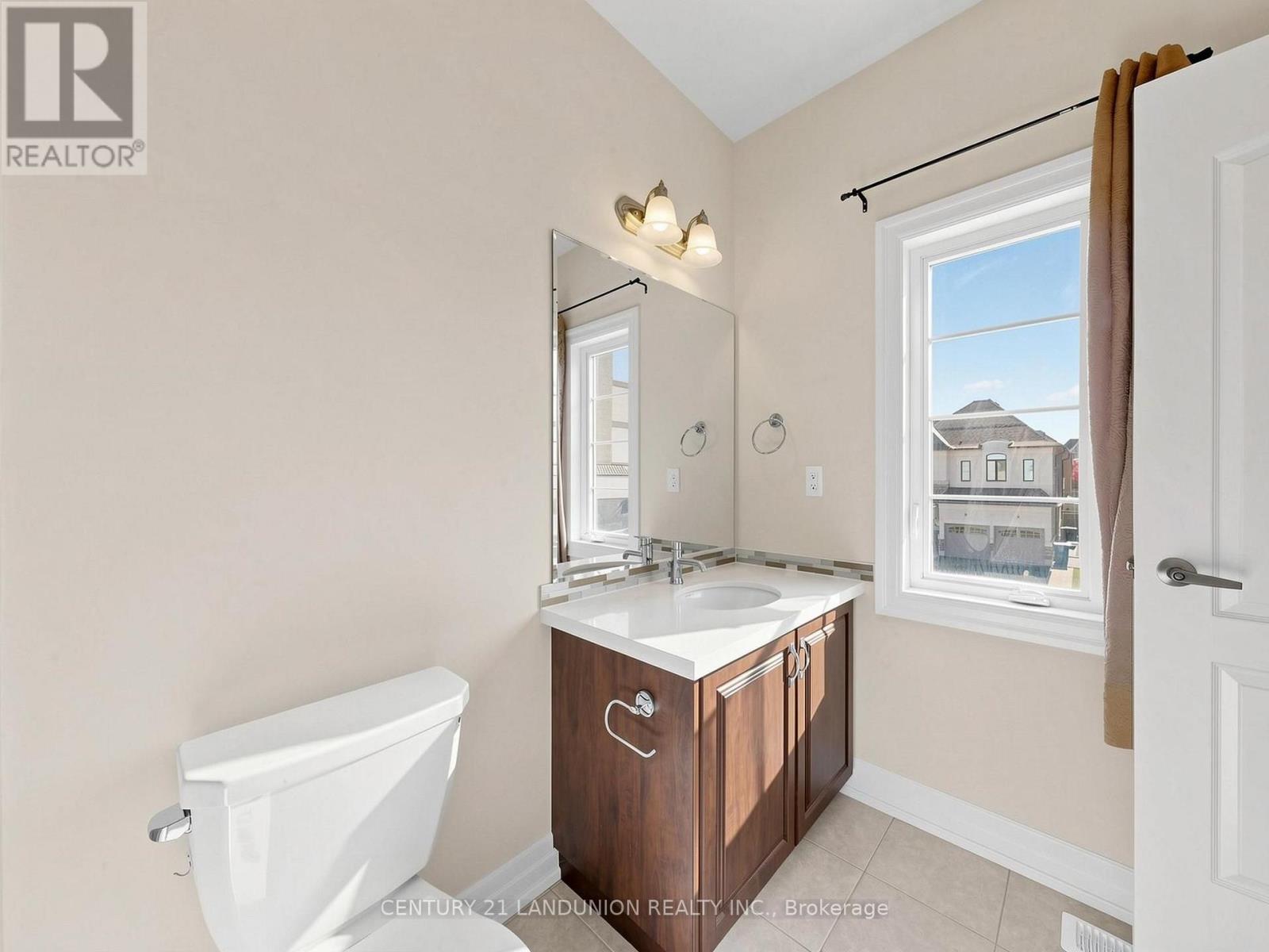254 Touch Gold Crescent, Aurora, ON photo 44